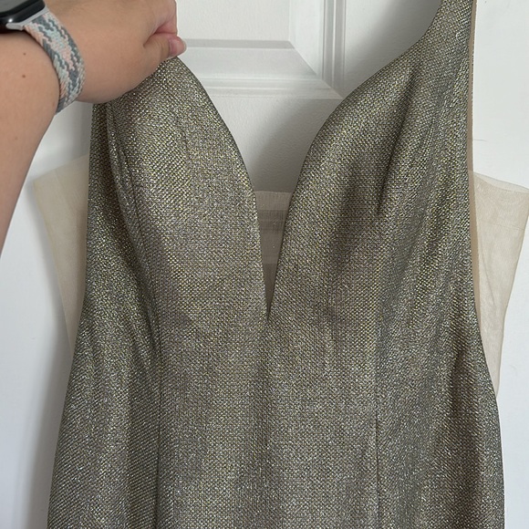 Formal Dress - Picture 2 of 7